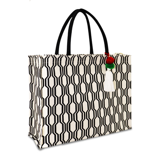 URBAN RHYTHM TOTE: STRUCTURED STYLE WITH A TWIST