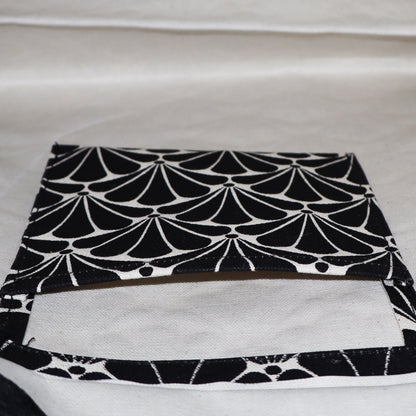 NOIR BLOOM TOTE: CLASSIC MEETS CONTEMPORARY