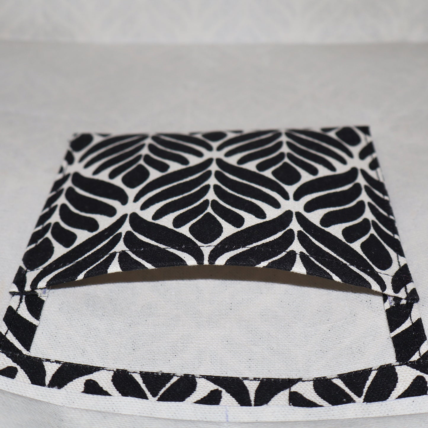 MONOCHROME MUSE TOTE: CHIC. SECURE. STATEMENT.