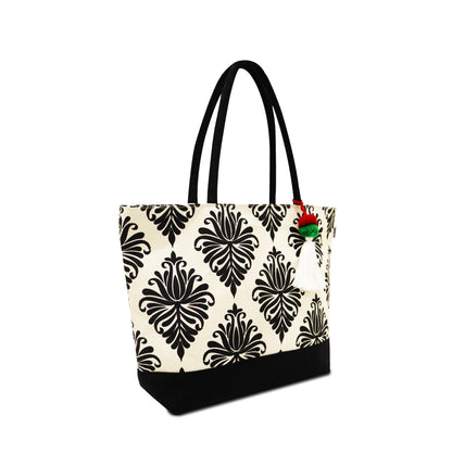 THE VINTAGE GRACE CANVAS TOTE BLENDS TIMELESS STYLE WITH DAILY FUNCTIONALITY