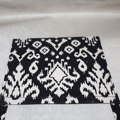 ORNATE NOIR SHOPPING BAG ELEGANCE IN EVERY DETAIL.