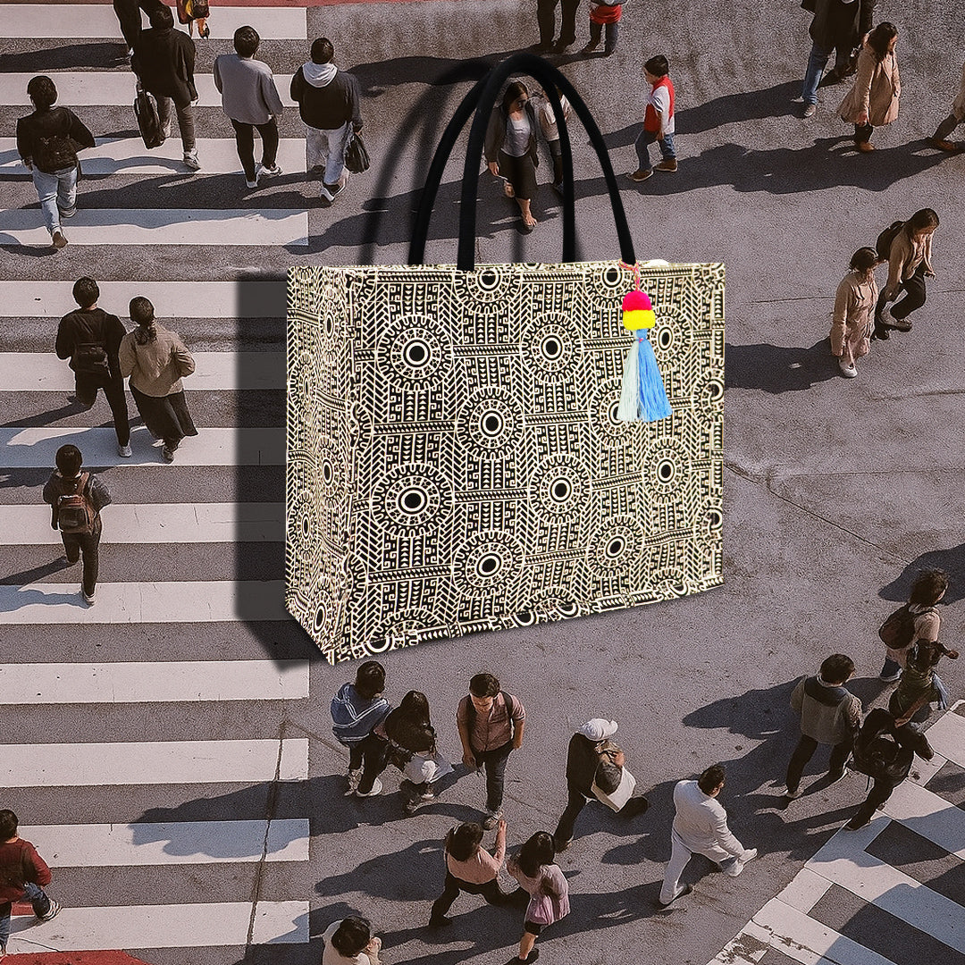 NOMADIC SPIRIT BAG: BLACK & WHITE